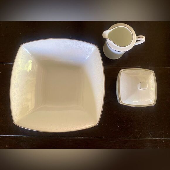 Mikasa Venetian Lace Bone China Serving Bowl -Sugar -Creamer Discontinued Piece - Picture 8 of 16